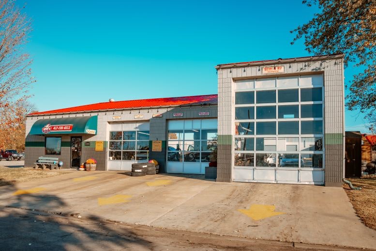 1672949674329 Dougsprolube01