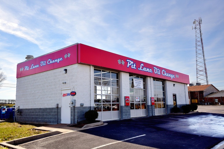 1673020683484 Pitlane 002