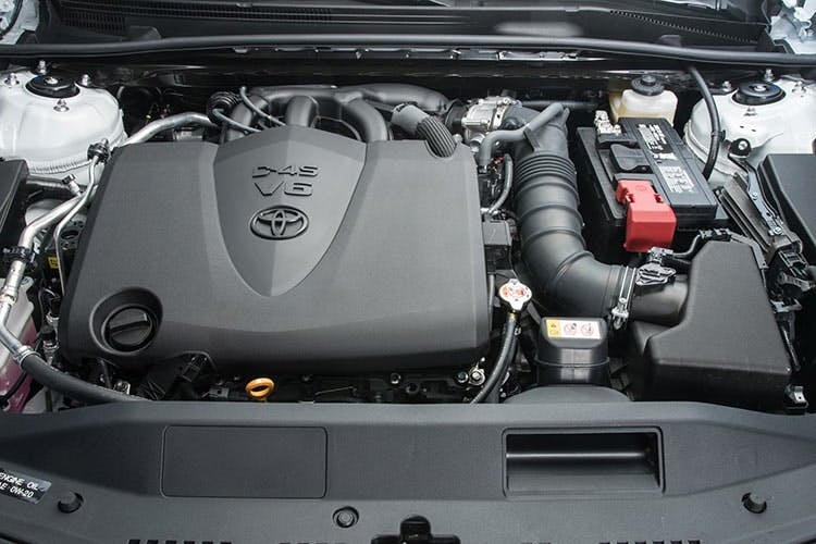 2018_Toyota_Camry_35L_V6_engine