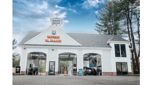 Foxy's 44 Express Oil Change of Avon, Connecticut