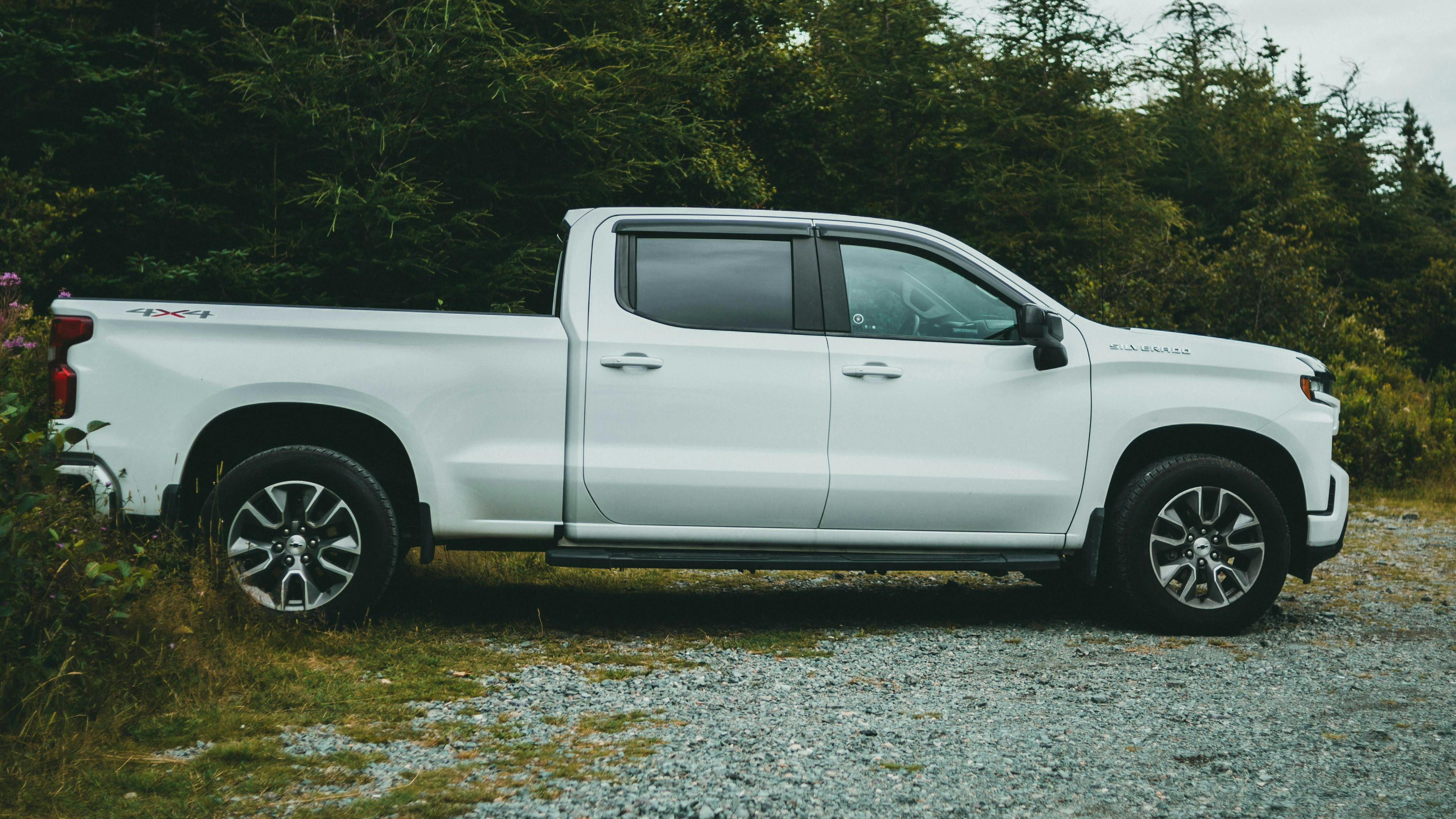 65aee28b33579d001eaf50dd Chevy Silverado