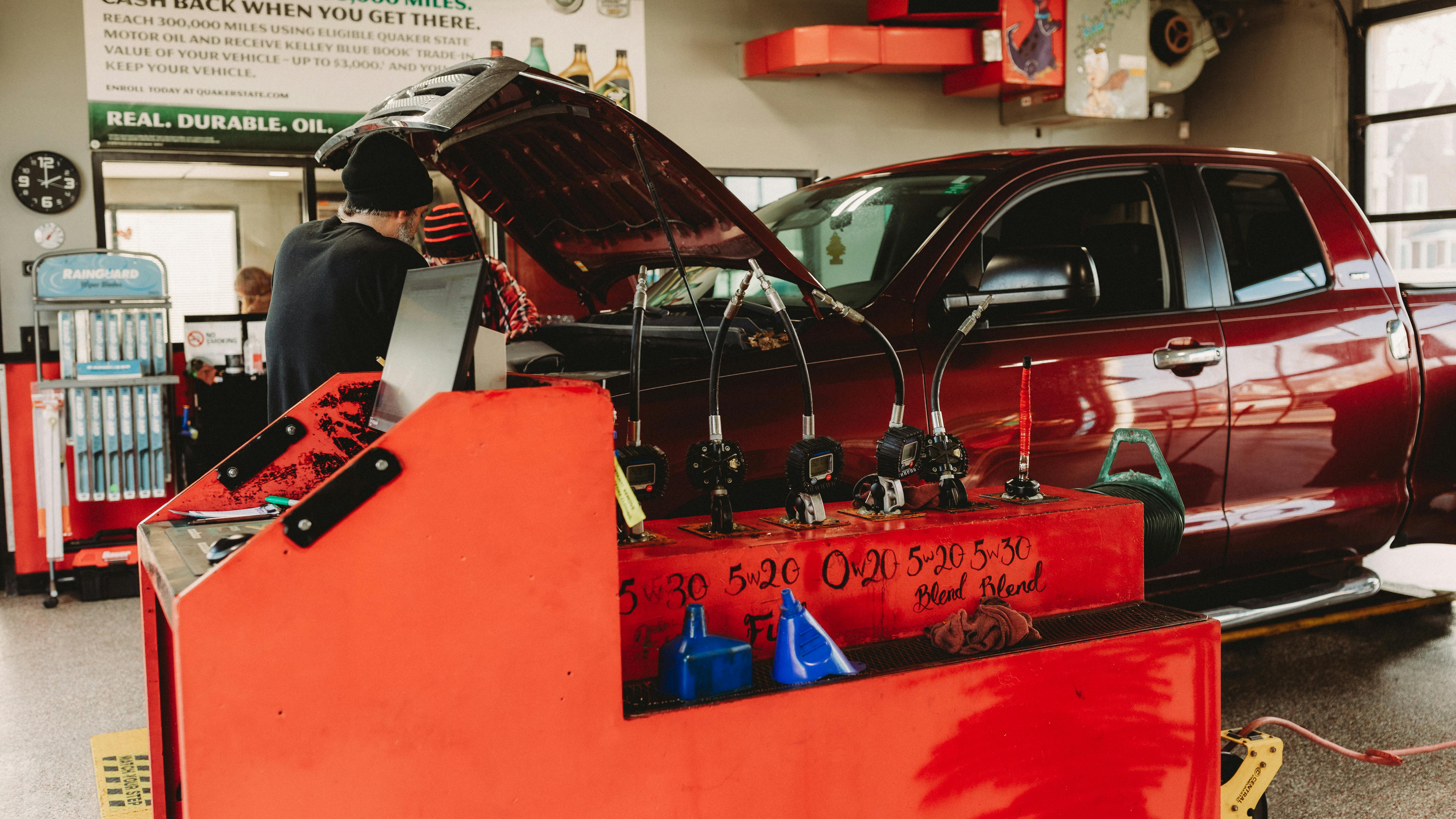 664e464ea383b6dc54e16ec4 Brents Speedy Lube 111