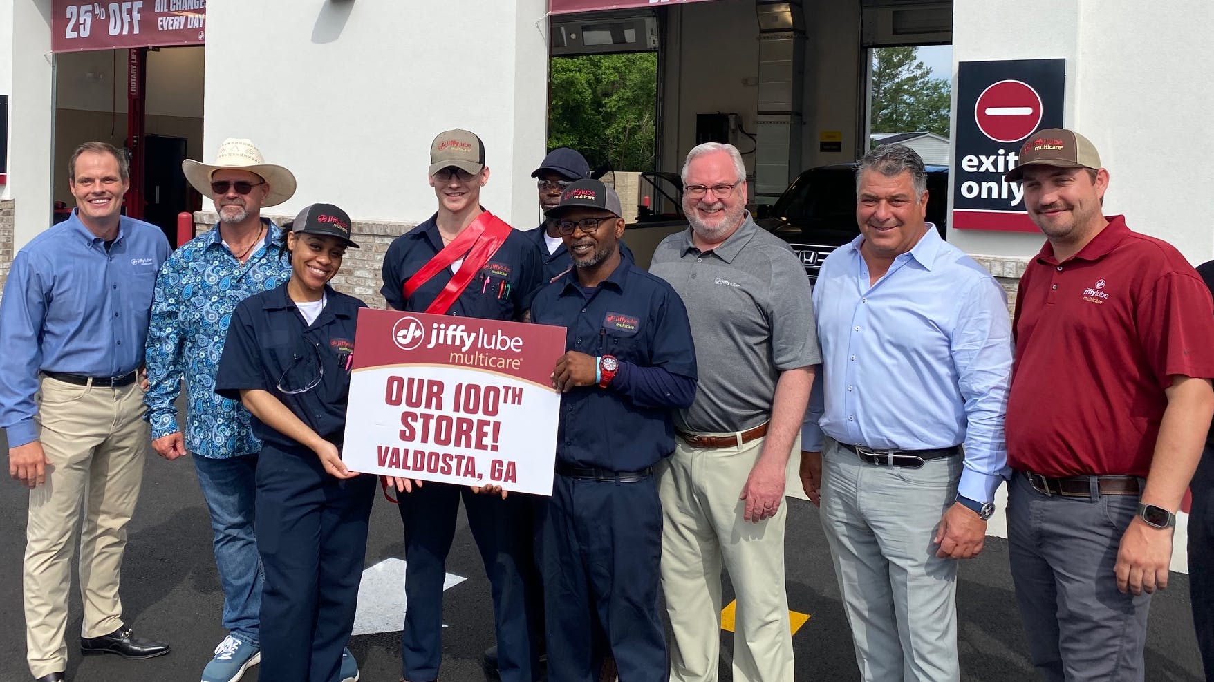 665782e871e8816880283a9f Valdosta 100th Store