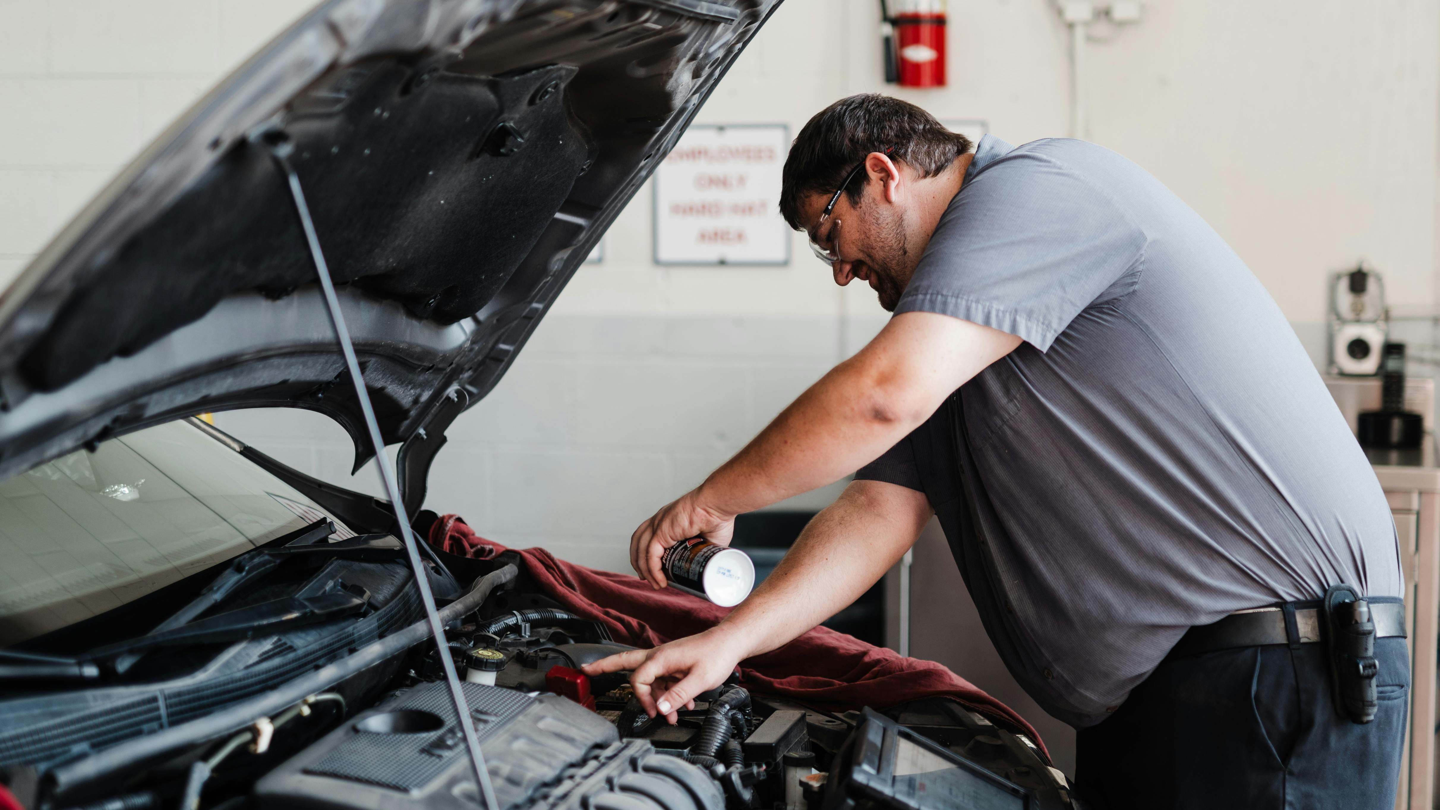 66957709a5e61158b61a60da Oil Stop20