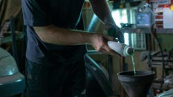 67328686970baf52c2b2d574 Pouring Coolant 67328686970baf52c2b2d574 Pouring Coolant