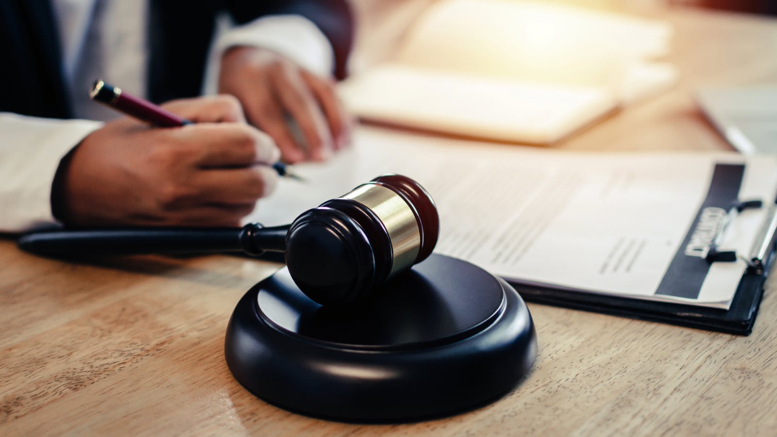 673505954df850f678a0386e Court Room