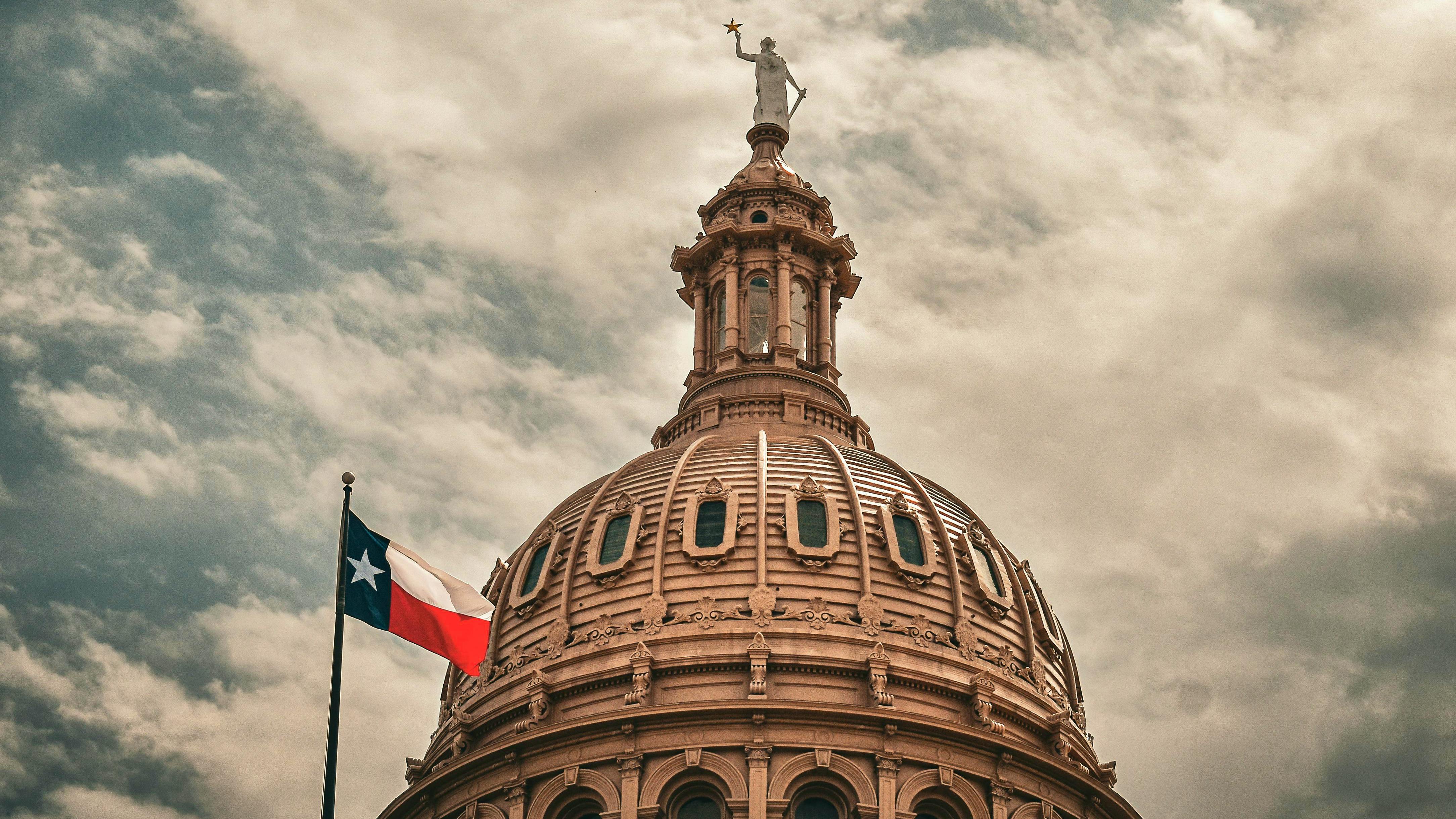 6777a3bd930633e05dd072fd Texas