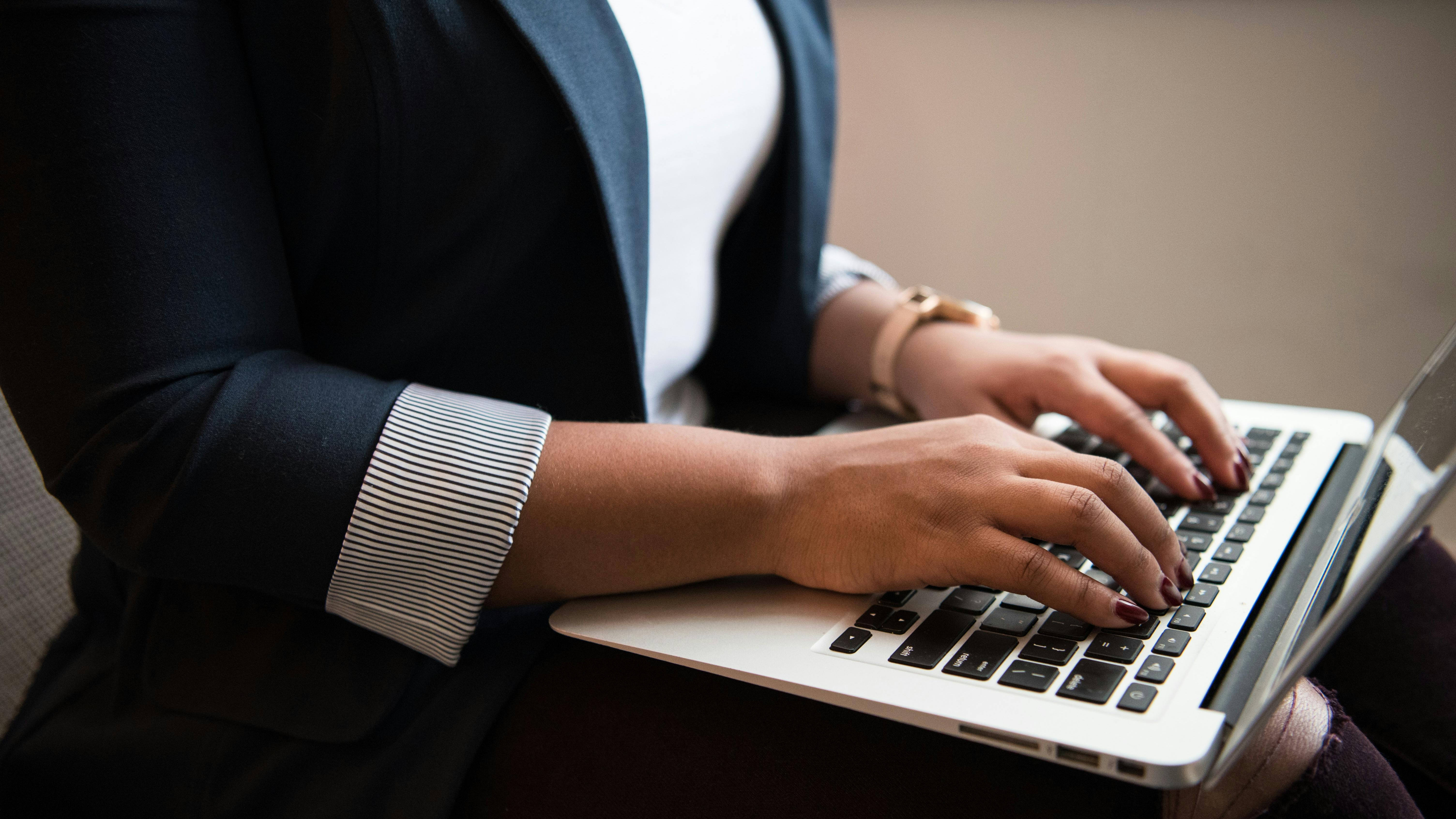 67a2ce24ce1f1391ad850026 Pexelschristinamorillo1181555