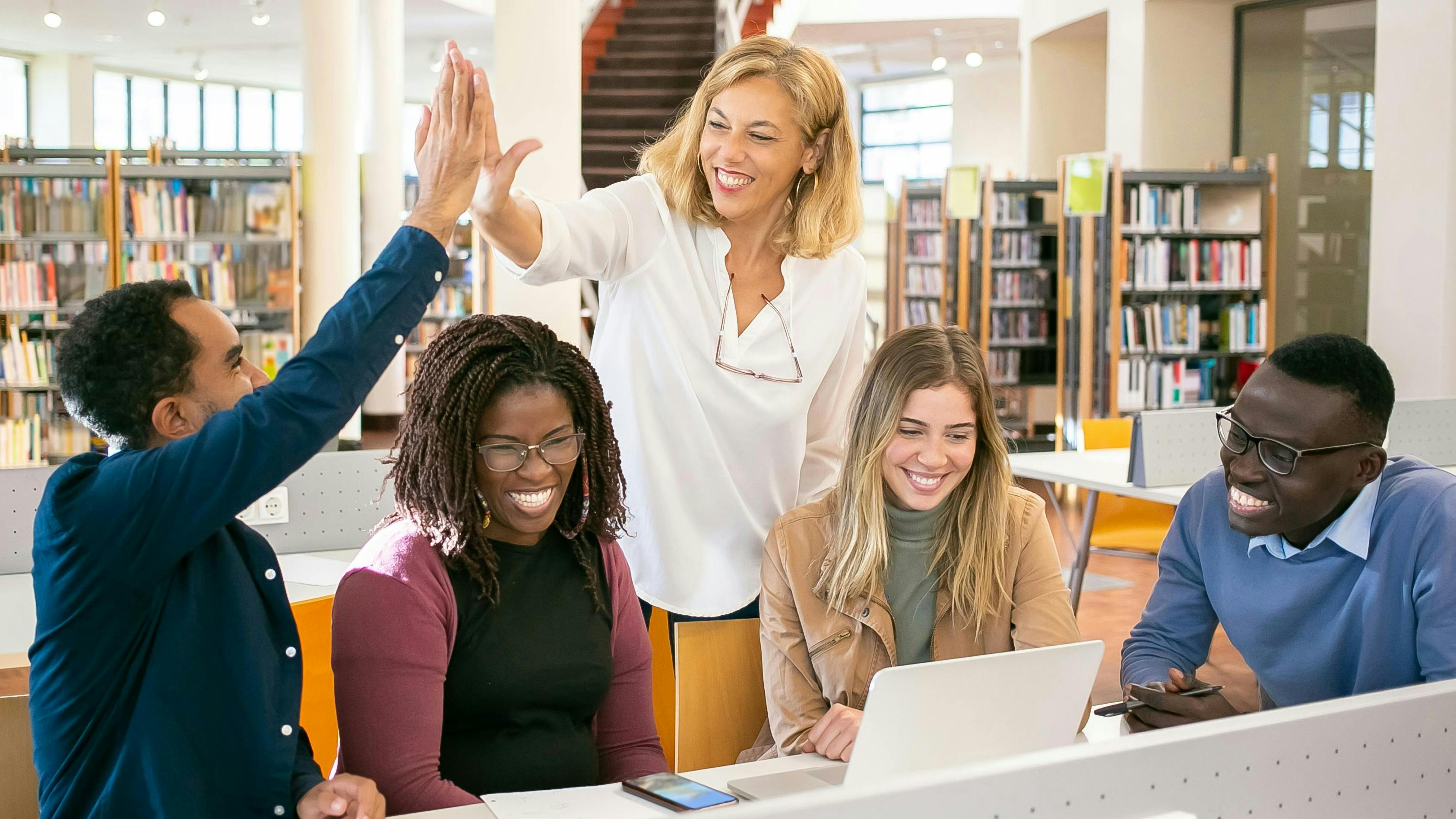 681168e9591b3596388c3adb Pexelskampus5940841