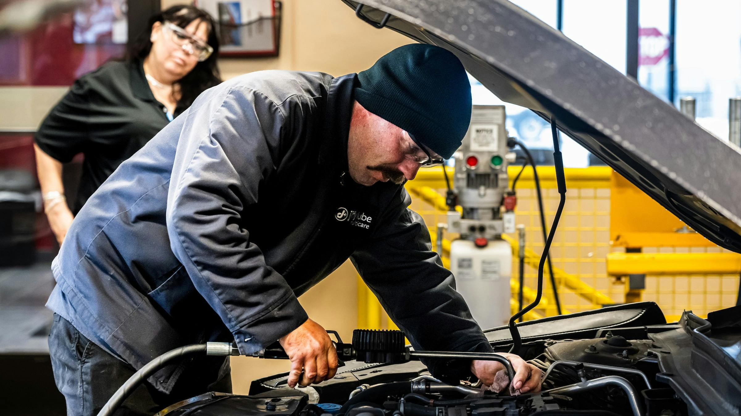 20250131_jiffy_lube_vehicle_repair_mag325