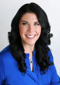 kelly_headshot_1
