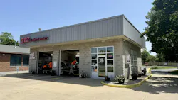 6a8748e7bc561769cba59bf4 512 Lube 1